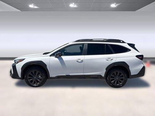 Crystal White Pearl 2025 Subaru Outback Onyx Edition