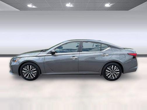 Gun Metallic 2025 Nissan Altima SV