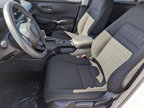 Platinum White Pearl 2026 Honda HR-V LX