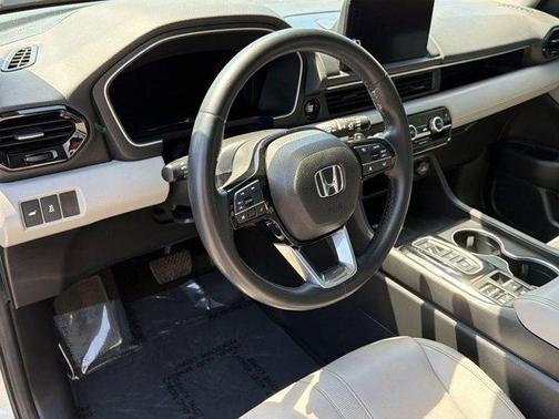 Lunar Silver Metallic 2023 Honda Pilot Touring
