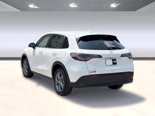 Platinum White Pearl 2026 Honda HR-V LX