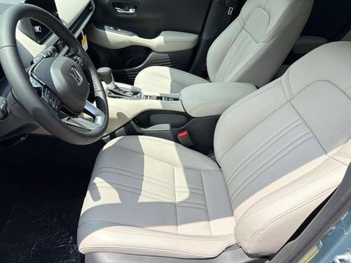Pearl 2027 Honda HR-V EX-L