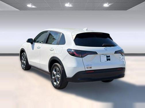 White 2026 Honda HR-V LX