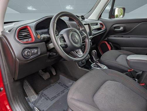 2023 Jeep Renegade Trailhawk