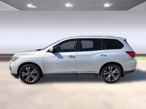 2017 Nissan Pathfinder Platinum