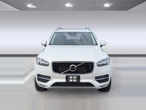 2018 Volvo XC90 T5 Momentum