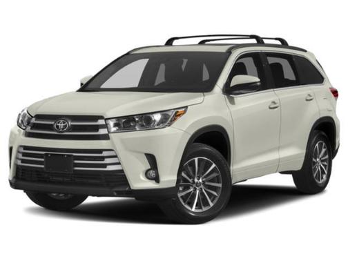 White 2018 Toyota Highlander XLE