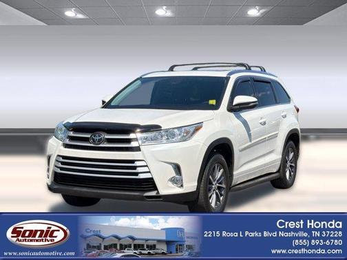White 2018 Toyota Highlander XLE