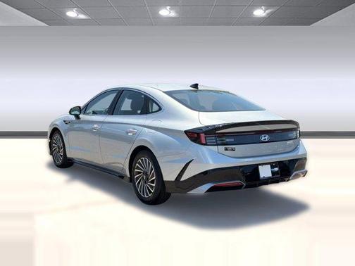 Silver 2025 Hyundai SONATA Hybrid SEL