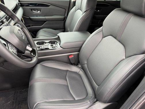 Modern Steel Metallic 2026 Honda Pilot EX-L