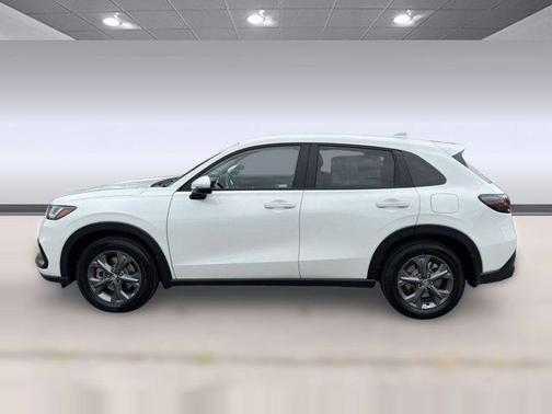 Platinum White Pearl 2027 Honda HR-V LX