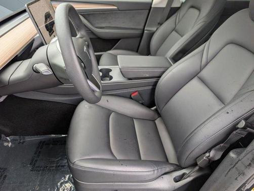 2025 Tesla Model Y Long Range