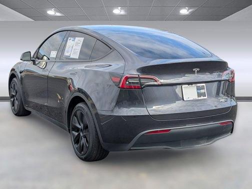 2025 Tesla Model Y Long Range
