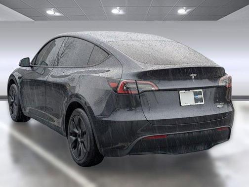 2025 Tesla Model Y Long Range