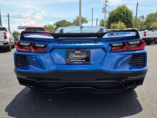 Elkhart Lake Blue Metallic 2023 Chevrolet Corvette Stingray w/2LT