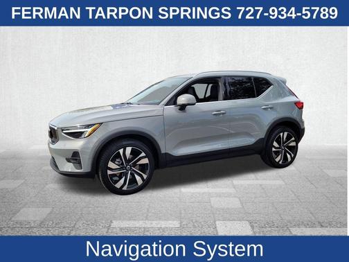 2024 Volvo XC40 B5 Plus Bright Theme