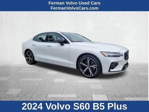 2024 Volvo S60 B5 Plus Dark Theme