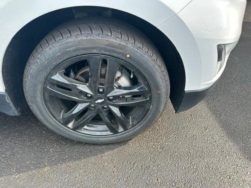 Summit White 2021 Chevrolet Equinox 1LT