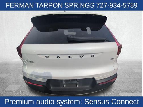 2022 Volvo XC40 T4 Momentum