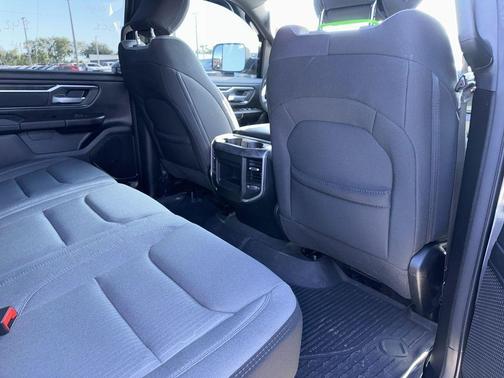 Diamond Black 2024 RAM 1500 Big Horn/Lone Star