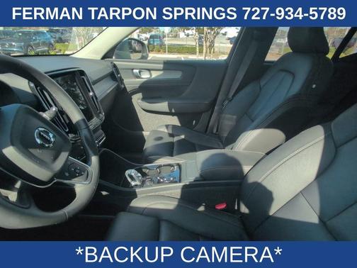 2025 Volvo XC40 B5 Plus Bright Theme