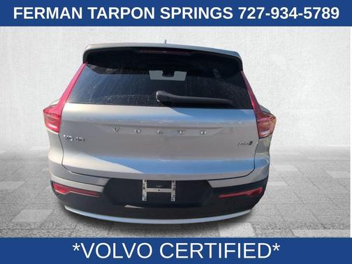 2025 Volvo XC40 B5 Plus Bright Theme