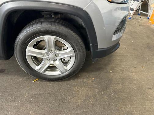 Silver 2024 Jeep Compass Latitude