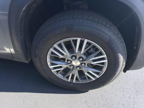 Sterling Gray Metallic 2025 Chevrolet Traverse LT