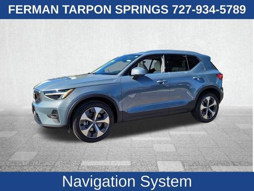 2023 Volvo XC40 B5 Plus Bright Theme