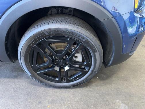 Midnight Black 2025 Kia Telluride SX-Prestige X-Line