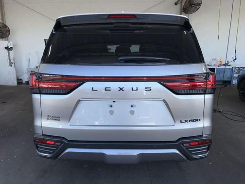 2026 Lexus LX 600 Luxury