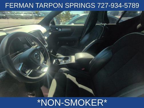 2021 Volvo XC40 T5 R-Design