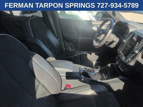 2021 Volvo XC40 T5 R-Design