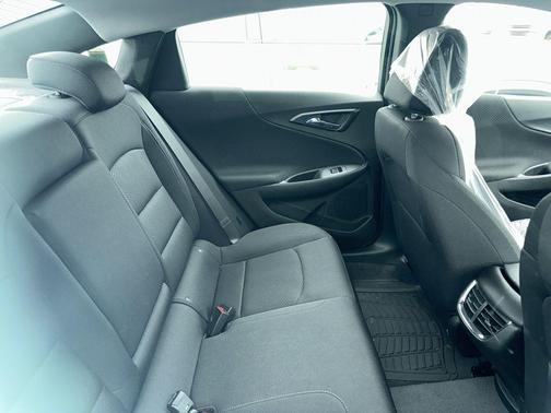 Sterling Gray Metallic 2023 Chevrolet Malibu LT