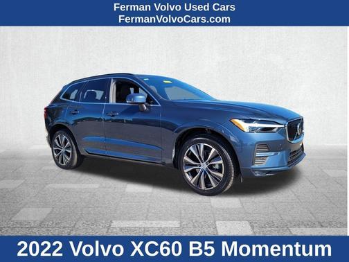 2022 Volvo XC60 B5 Momentum