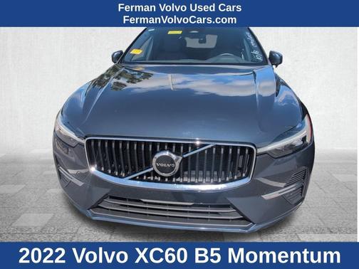 2022 Volvo XC60 B5 Momentum