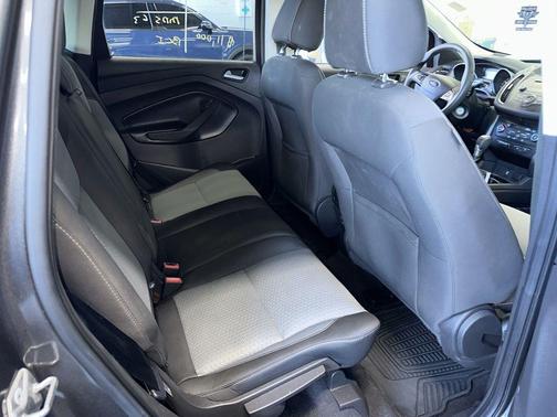 Magnetic 2017 Ford Escape SE