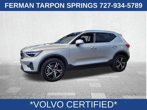2025 Volvo XC40 B5 Core Bright Theme