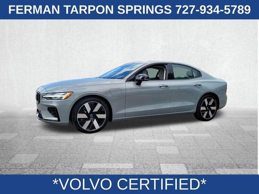 2024 Volvo S60 Recharge Plug-In Hybrid T8 Plus Dark Theme