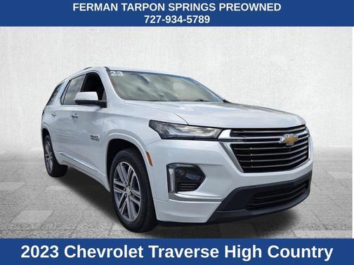 Iridescent Pearl Tricoat 2023 Chevrolet Traverse High Country