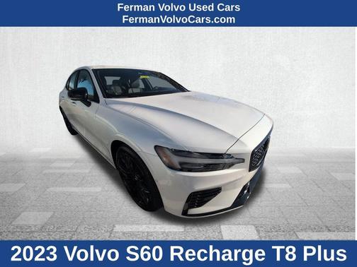 2023 Volvo S60 Recharge Plug-In Hybrid T8 Plus Black Edition