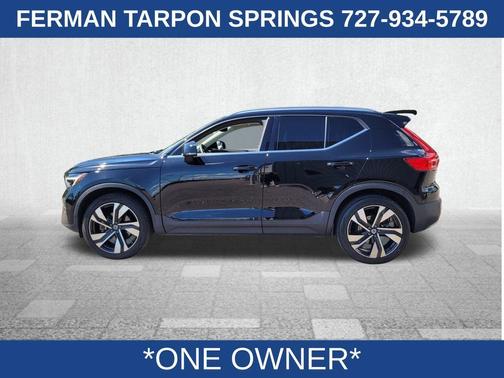 2023 Volvo XC40 B5 Plus Bright Theme