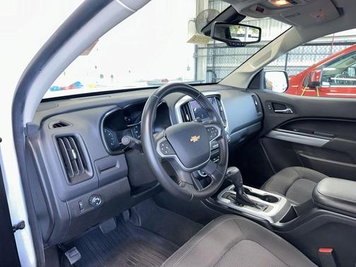 Summit White 2021 Chevrolet Colorado LT
