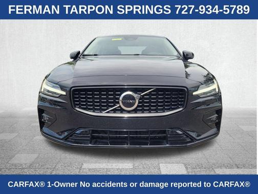 2024 Volvo S60 B5 Core Dark Theme
