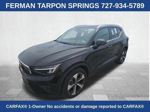 2025 Volvo XC40 B5 Plus Bright Theme