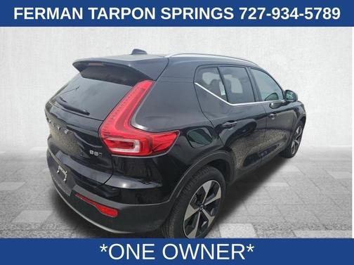 2025 Volvo XC40 B5 Plus Bright Theme