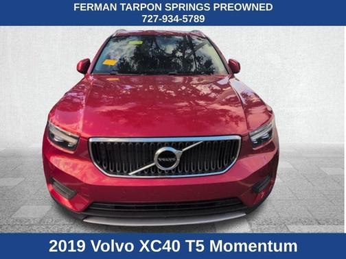 2019 Volvo XC40 T5 Momentum