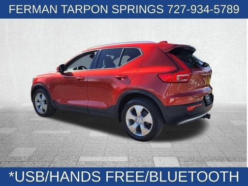 2019 Volvo XC40 T5 Momentum
