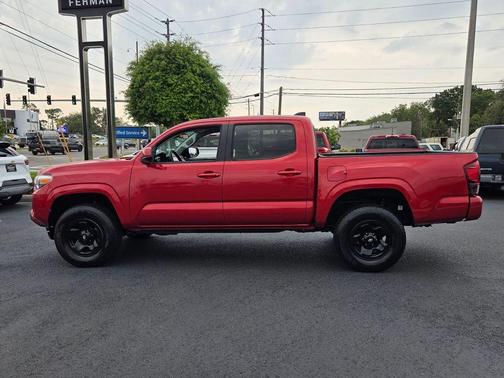Barcelona Red Metallic 2022 Toyota Tacoma SR