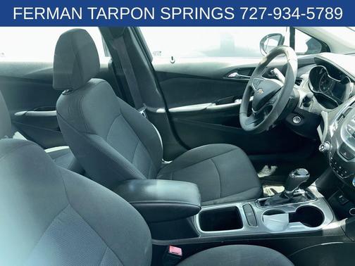 Summit White 2017 Chevrolet Cruze LT